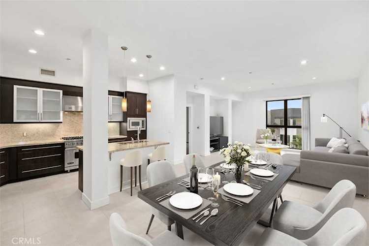 402 Rockefeller #405 Irvine, CA 92612