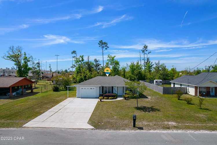 1602 Arkansas Ave Lynn Haven FL 32444 739124 Lynn Haven home for sale Looking for an affordable 3 Bedroom, 2 bath home with a screened porch and a single garage? What if... Photo 1