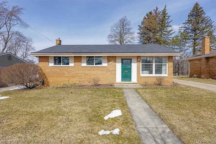 437 Meadow Ln Rochester, MI 48307 | MLS 20230013902 Photo 1