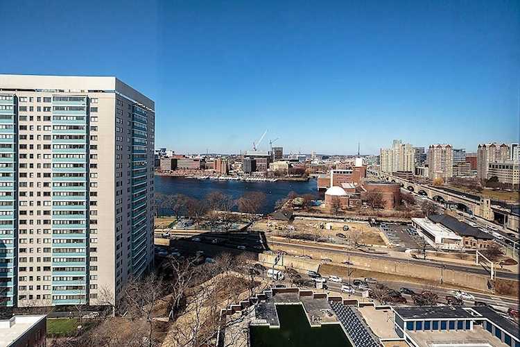 8 Whittier Pl #18H Boston, MA 02114