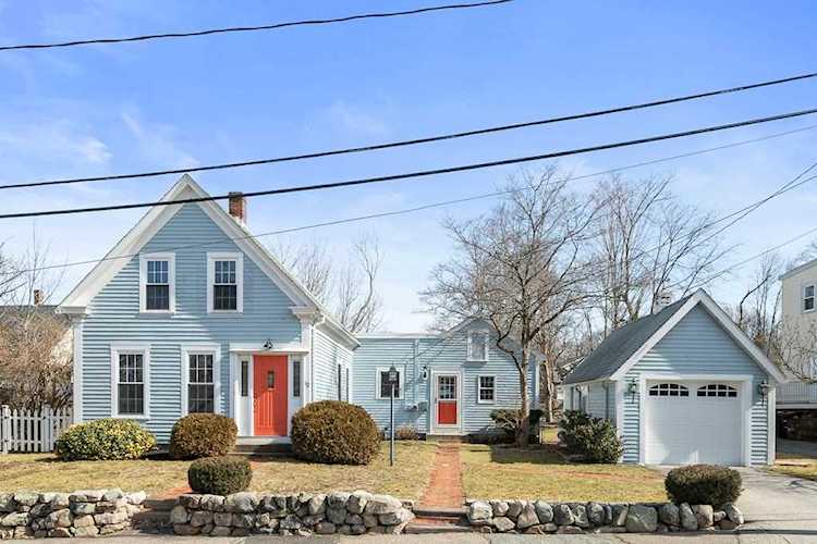12 Cedar St Weymouth, MA 02189 | MLS 73090541 Photo 1