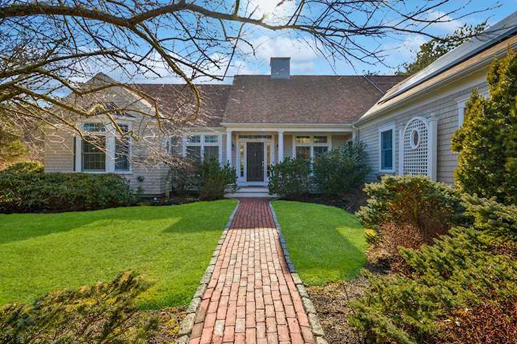 4 Aviators Lane Sandwich, MA 02563 | MLS 22300898 Photo 1