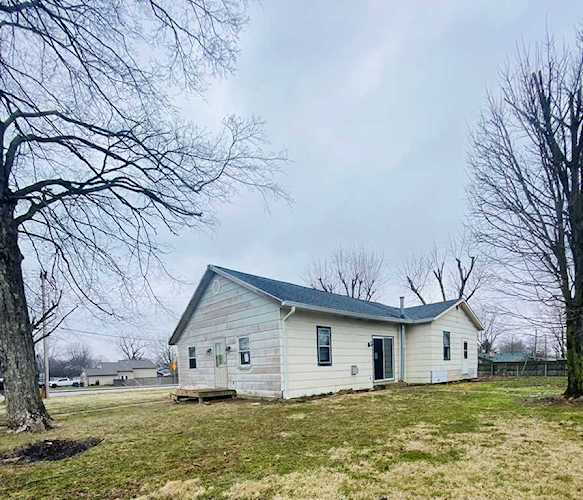1104 E Walnut St Frankton, IN 46044 | MLS 21911845 Photo 1