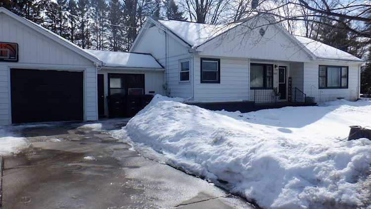 606 E Lieg Ave Shawano, City of Shawano, WI 54166