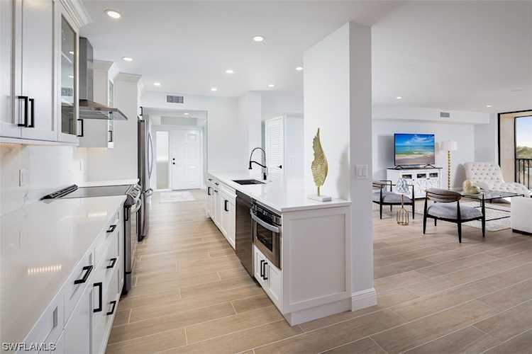 11 Bluebill Ave #301 Naples, FL 34108