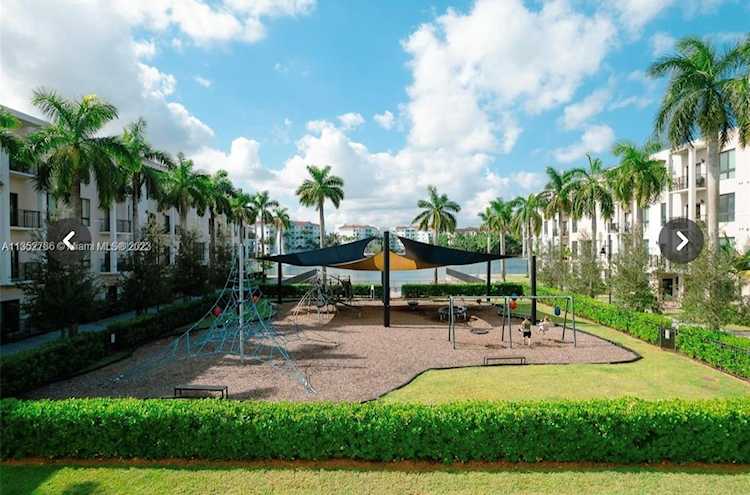 4745 NW 84 Th Court #35 Doral, FL 33166