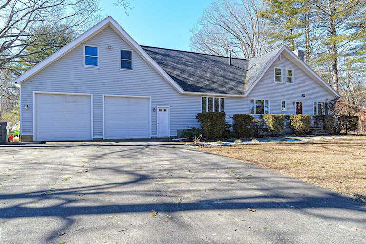 5 Gillis Rd Windham, NH 03087 | MLS 4943219 Photo 1