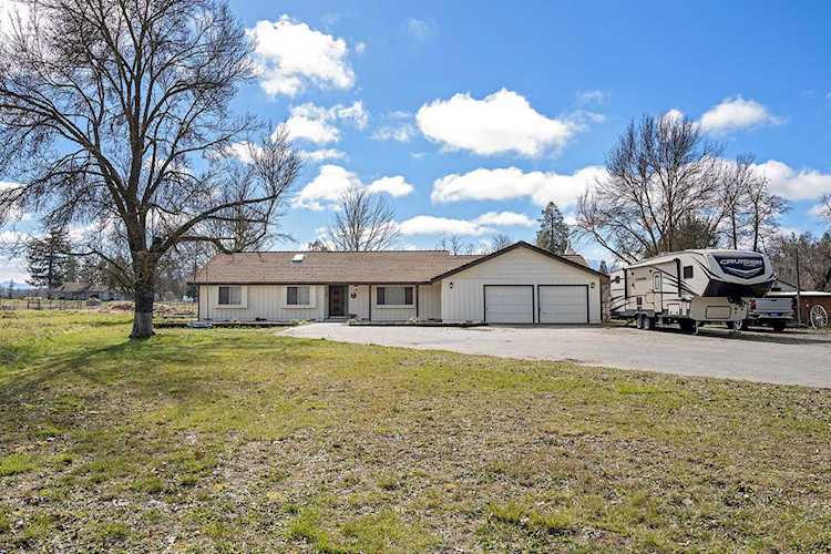 3739 Leonard Rd Grants Pass, OR 97527