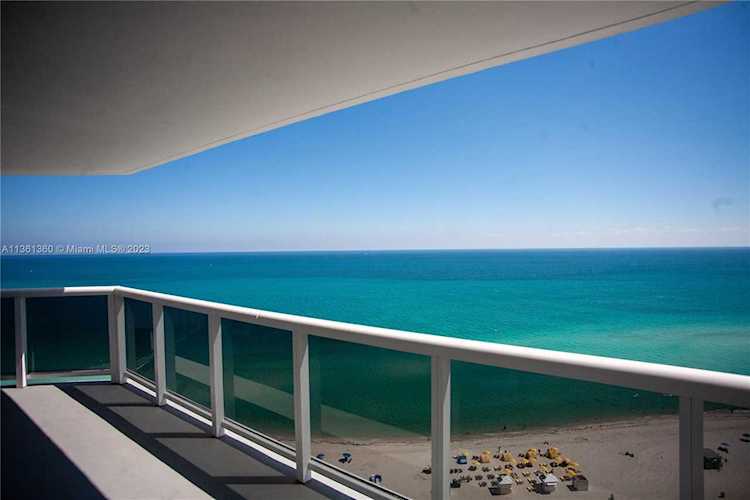 6301 Collins Ave #2202 Miami Beach, FL 33141