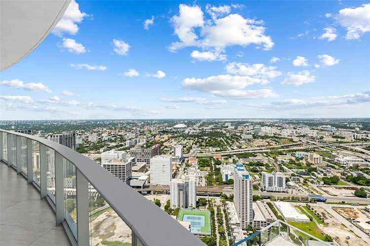 851 NE 1st Ave #PH 5402 Miami, FL 33132