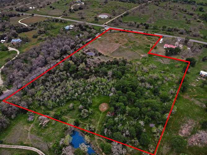 1056 High Grove RD Cedar Creek, TX 78612