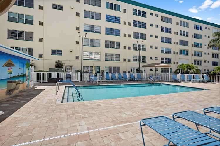 2850 59th St S #608 Gulfport, FL 33707