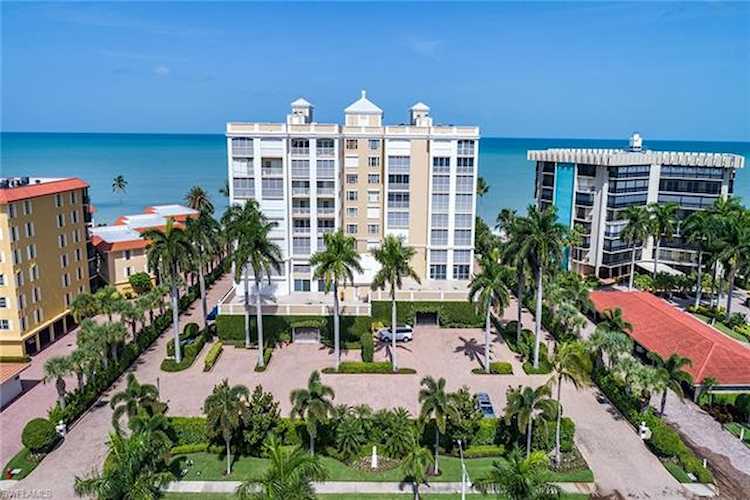 3377 N Gulf Shore Blvd #1A Naples, FL 34103