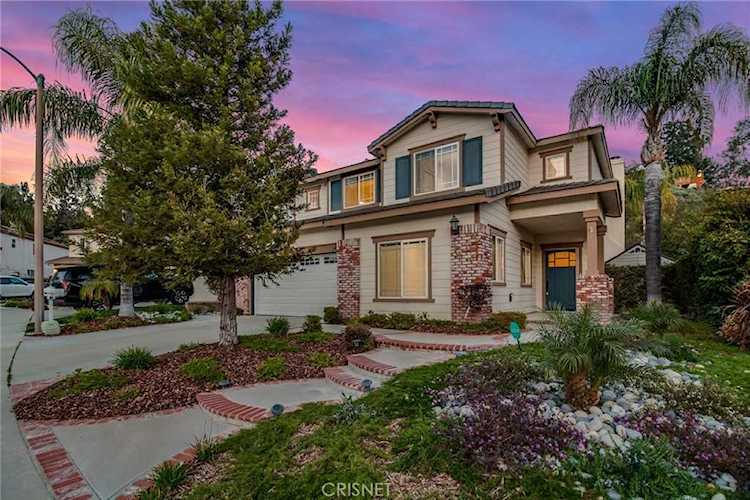 28170 Angelica Place Valencia, CA 91354