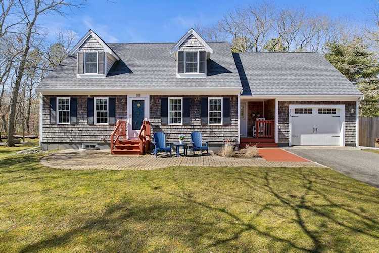 105 Mountwood Road Marstons Mills, MA 02648 | MLS 22300973 Photo 1