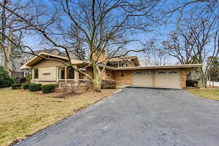 10 W Bauer Rd, Naperville, IL 60563 - - Mike Long with @properties Naperville, IL Photo 1