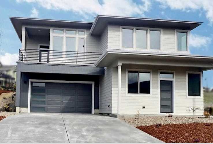 889 Stoneridge Ave #12 Ashland, OR 97520
