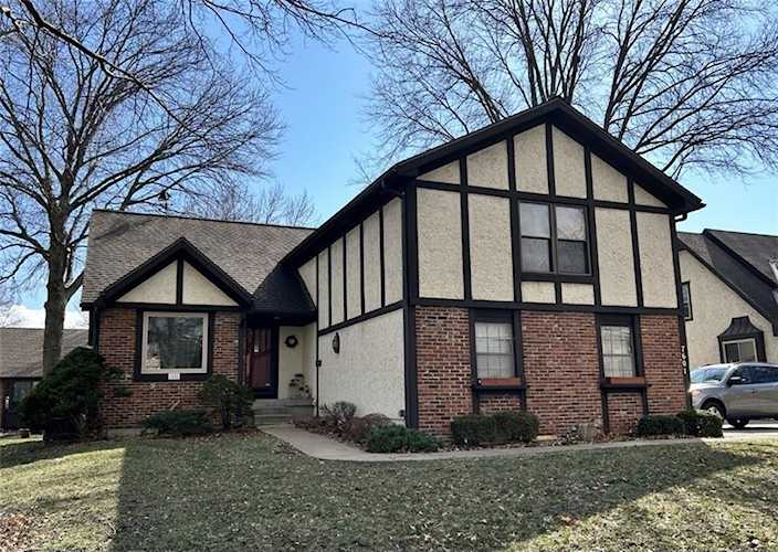 7601 W 93rd St Overland Park, KS 66212 | MLS 2425837 Photo 1
