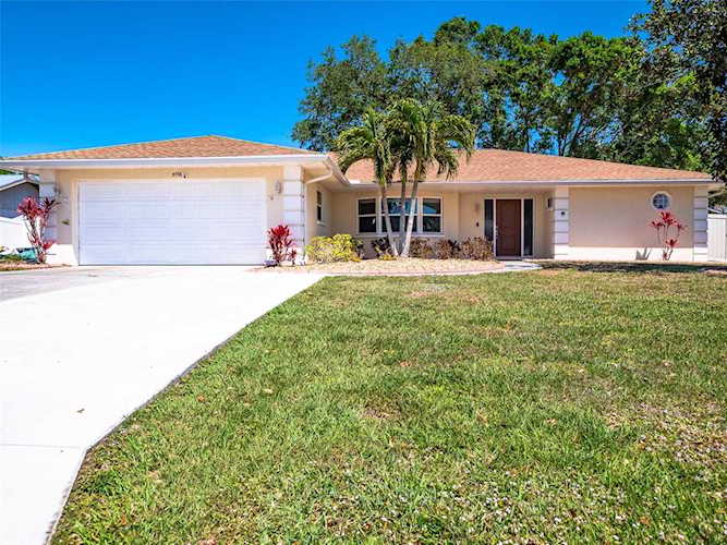 5776 Augusta CIRCLE Sarasota, FL 34238