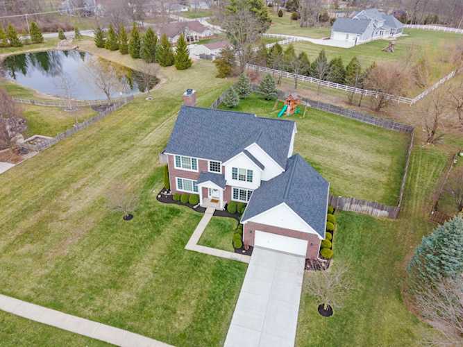 4229 Greenthread Dr Zionsville, IN 46077 | MLS 21911447 Photo 1
