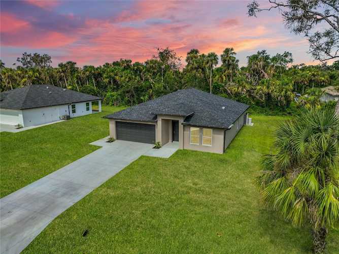 195 Cayuga St Port Charlotte, FL 33954