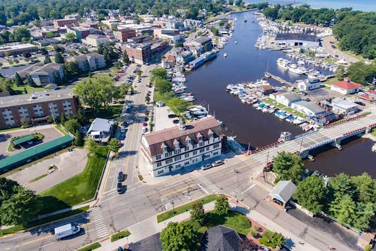 532 Dyckman Ave #Unit 9 South Haven, MI 49090 | MLS 23003407 Photo 1