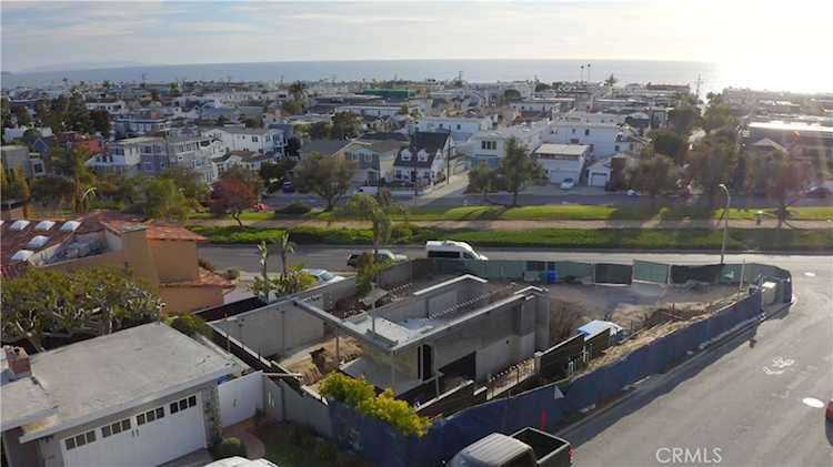 600 8th St Manhattan Beach, CA 90266