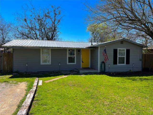 204 E Godley Avenue Godley, TX 76044