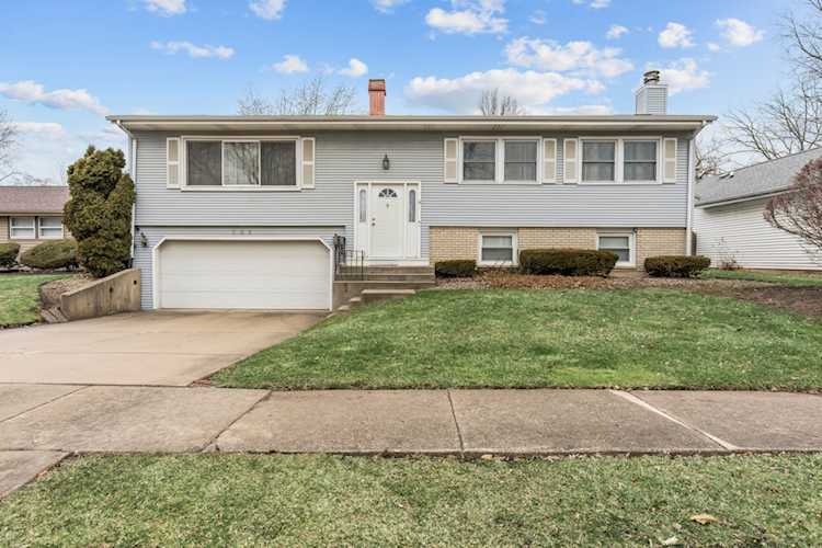 532 Chatham Circle Buffalo Grove, IL 60089 | MLS 11744322 Photo 1
