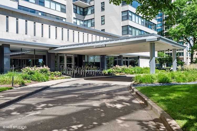 3440 N Lake Shore Dr #14AB Chicago, IL 60657