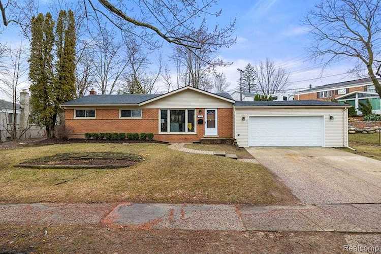 1136 Sycamore Dr Rochester, MI 48307 | MLS 20230018558 Photo 1