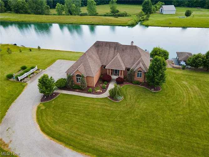 3965 Nelson Mosier Rd Leavittsburg, OH 44430