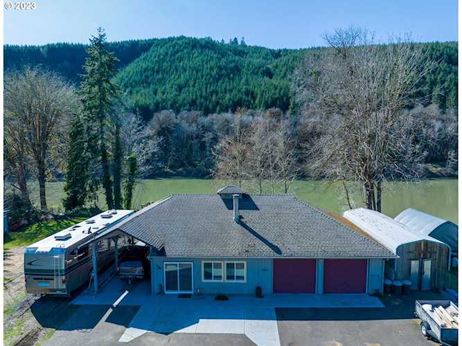 275 Burchard DR Scottsburg, OR 97473