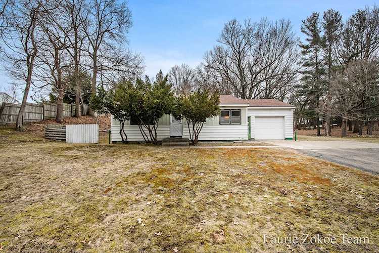 1793 Waldorf St NW Grand Rapids, MI 49544 | MLS 23008630 Photo 1