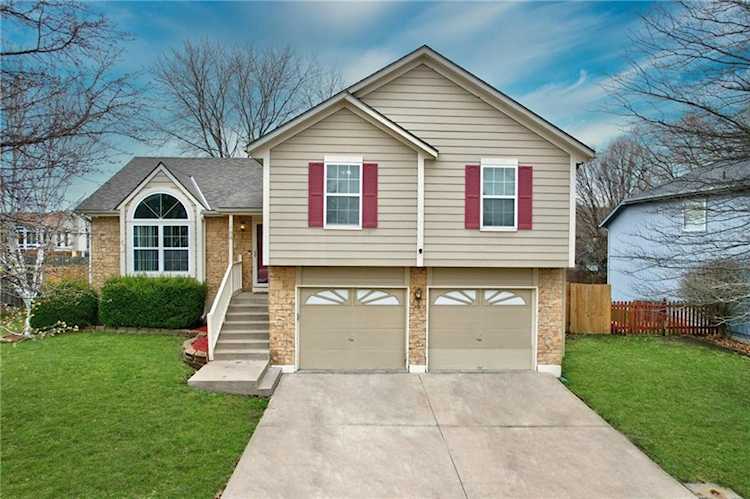 1708 SE 12th St Lee's Summit, MO 64063 | MLS 2426673 Photo 1