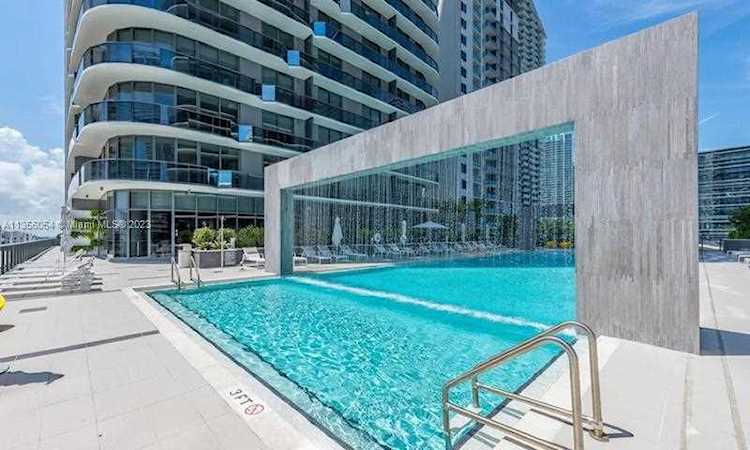 45 SW 9th St #4005 Miami, FL 33130