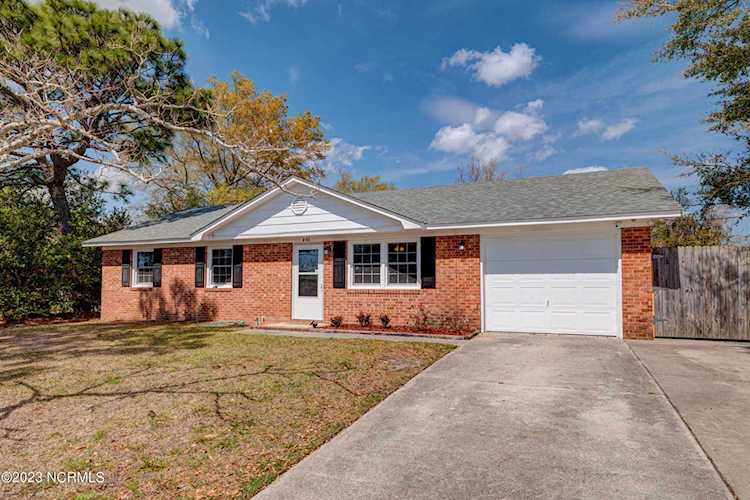 Real Estate & property in Wilmington NC at 406 Redwood Road in the Monterey Heights community Photo 1