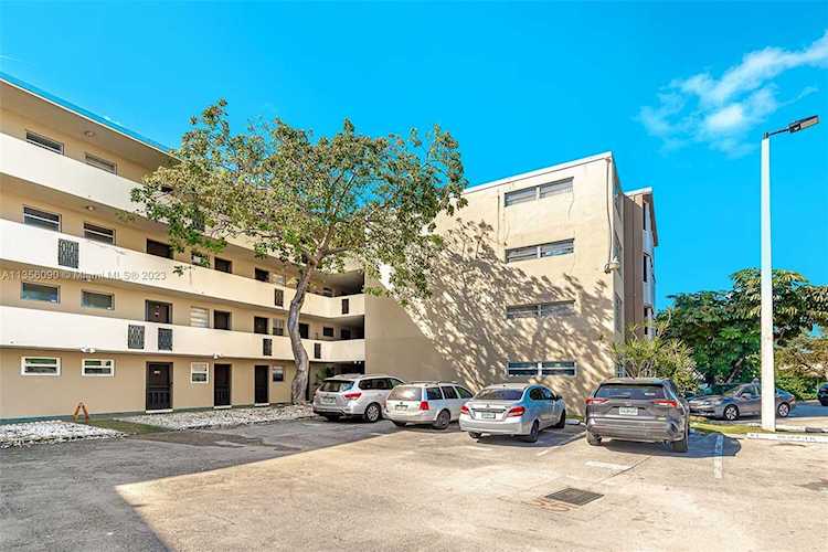 1680 NE 191st St #213-2 Miami, FL 33179
