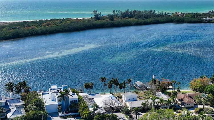352 N Washington Dr Sarasota, FL 34236
