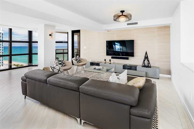 6423 Collins Ave #1610 Miami Beach, FL 33141