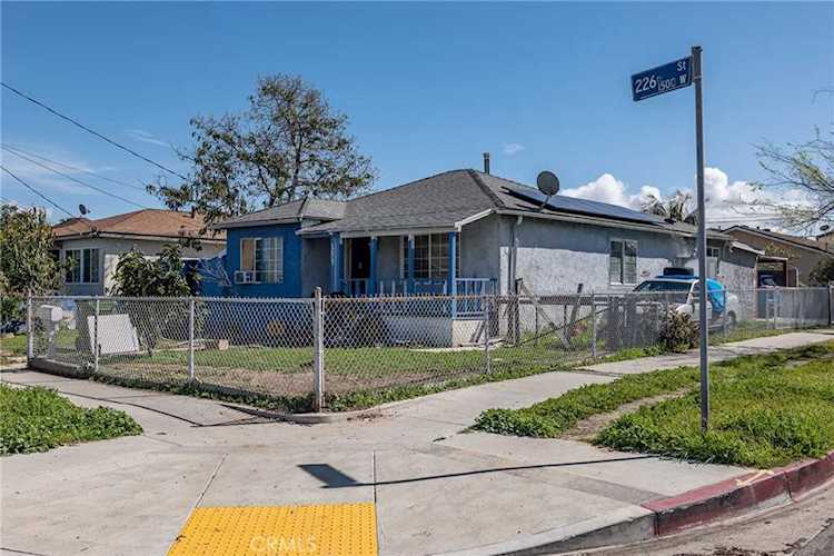 1570 W 226th St Torrance, CA 90501 | MLS PW23040185 Photo 1