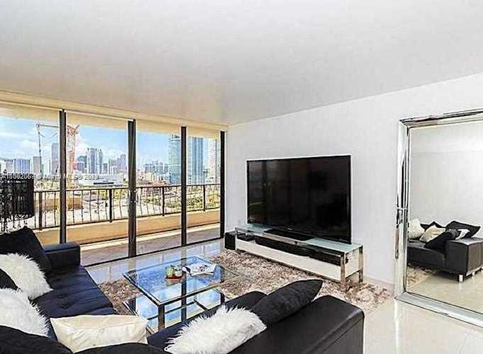 555 NE 15th St #19H Miami, FL 33132