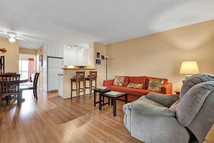 15610 NE 6th Ave #18C Miami, FL 33162