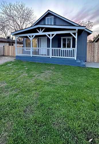 232 S Quince Ave Exeter, CA 93221
