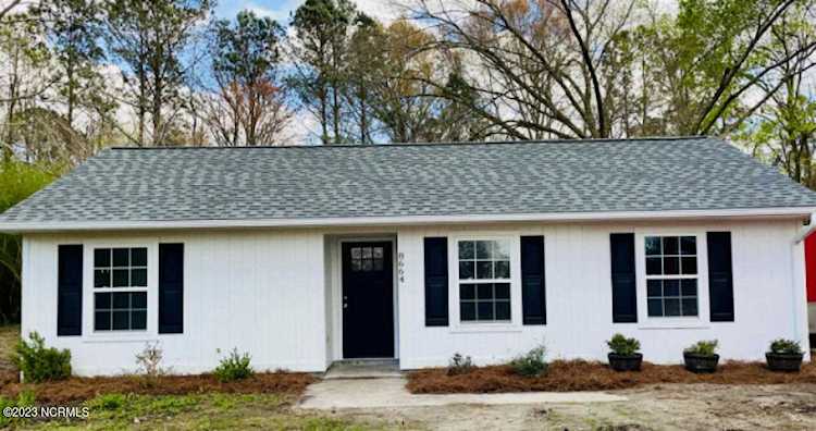 8664 Mary Slocum Road Watha, NC 28478 | MLS 100375805 Photo 1