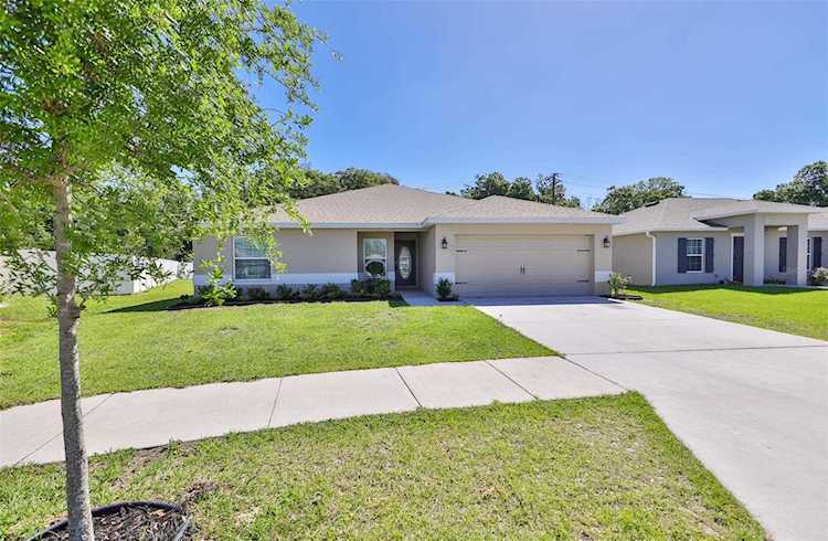 221 Serena Ridge Dr Seffner, FL 33584