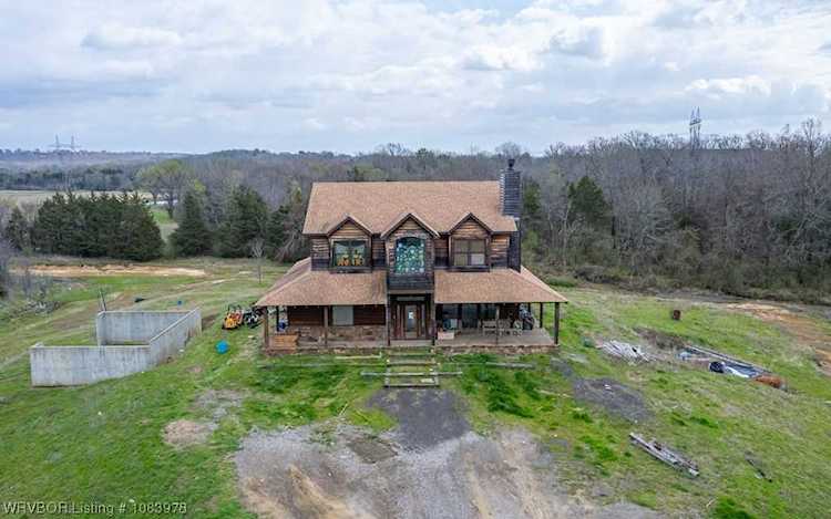 502 Meadows Ln Pocola, OK 74902