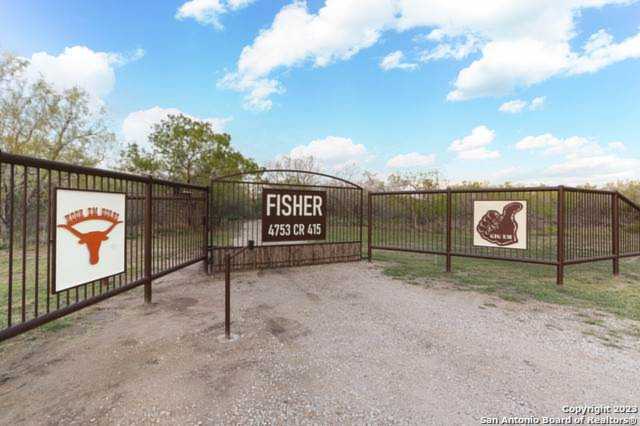 4753 County Road 415 McCoy, TX 78113