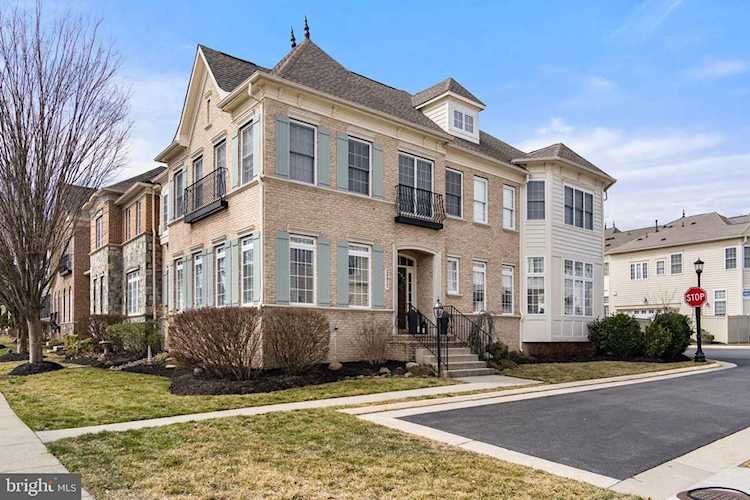 24917 Avonlea Dr Chantilly, VA 20152
