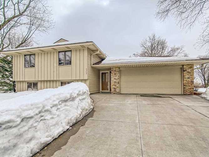 6264 Greenleaf Trail Apple Valley, MN 55124 | MLS 6346377 Photo 1